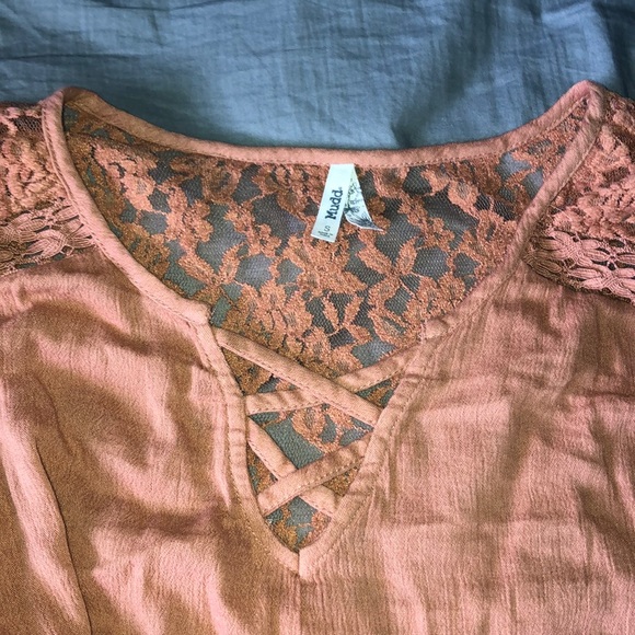 tan dressy top - Picture 3 of 4